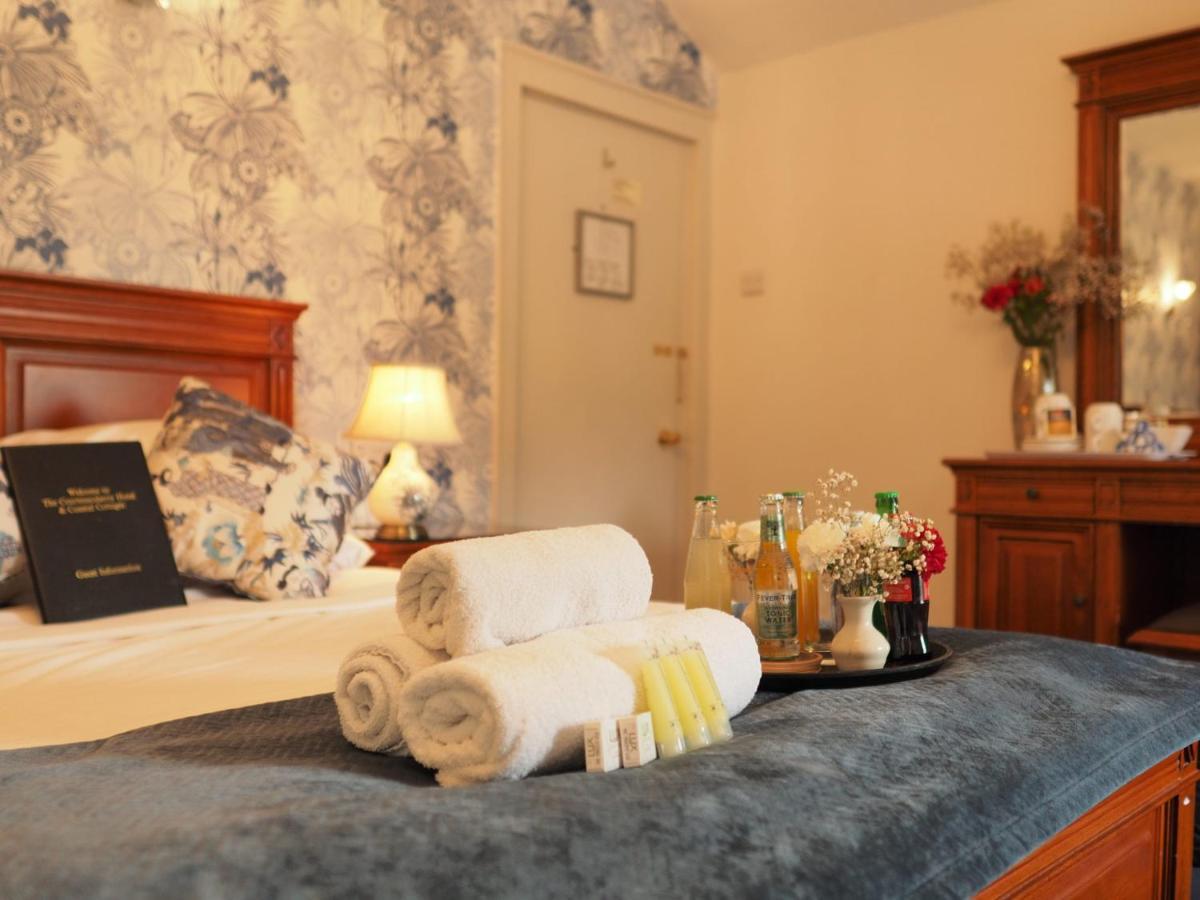 Courtmacsherry Hotel Buitenkant foto