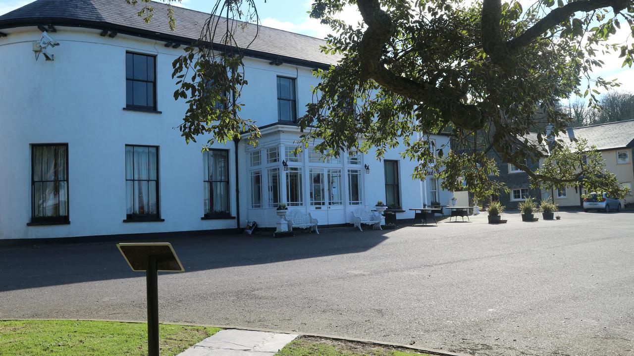 Courtmacsherry Hotel Buitenkant foto